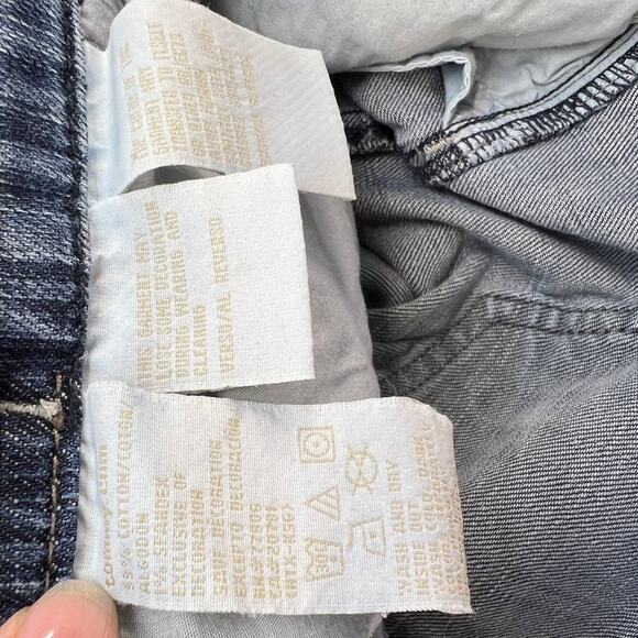 Tommy Hilfiger Women's Denim Bermuda Shorts Size 8 Cuffed Y2K 391705 - Picture 8 of 14